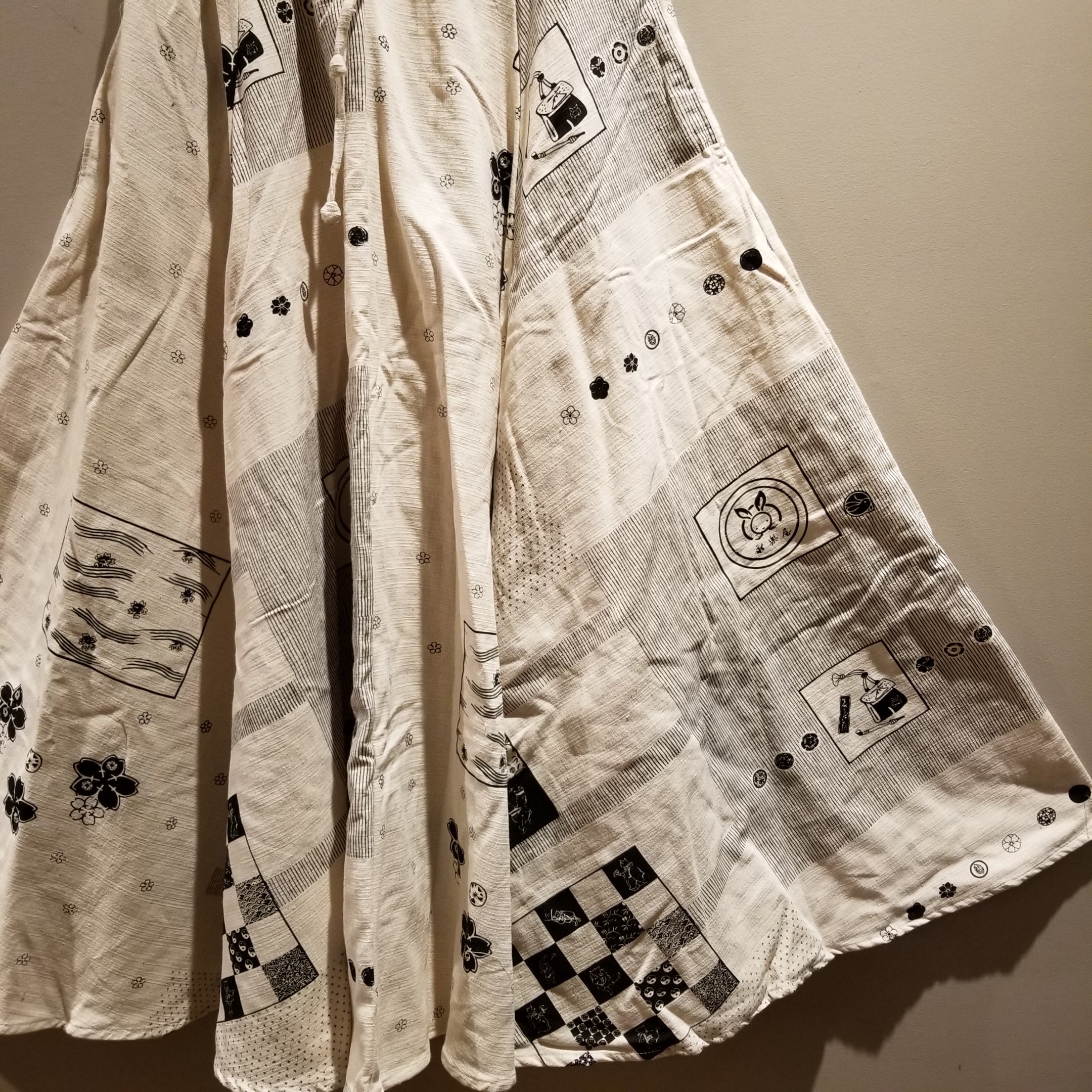 Kamon Rabbit Motif White Bunny Kamon 8 Panel Long Skirts with two side pockets - Siamurai